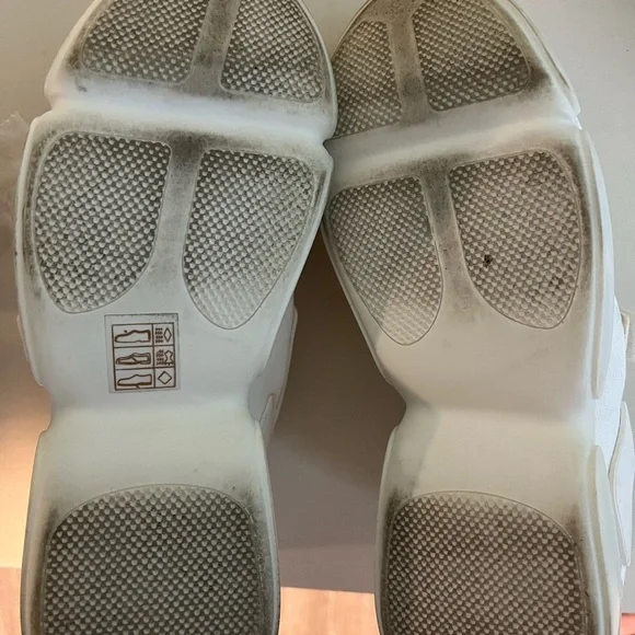 Prada White Cloudbust Sneakers, Size: 37 - Picture 7 of 8